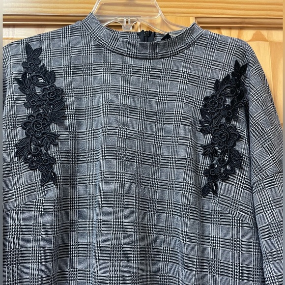 Black and white straight dress - Picture 2 of 4